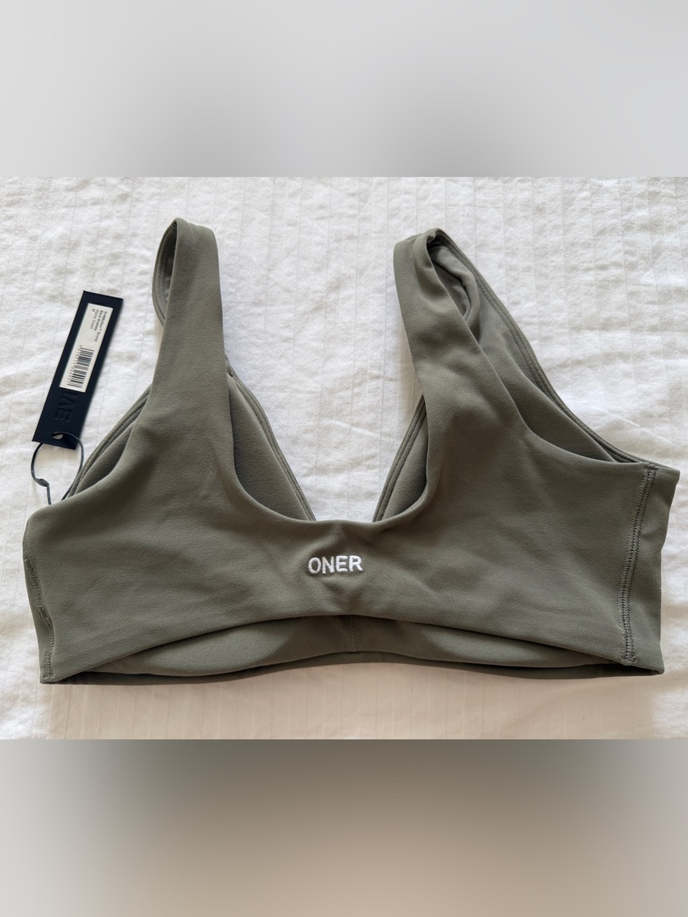 Oner Active SOFTMOTION™ SCOOP BACK BRALETTE WITH GRAY LOGO - Picture 3 of 5